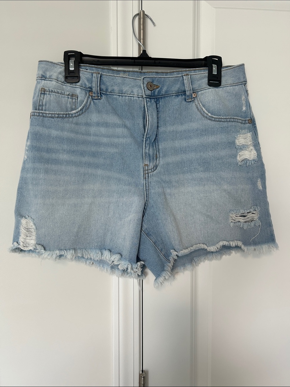 Light Wash Distressed Denim Jean Shorts - Casual Frayed Hem